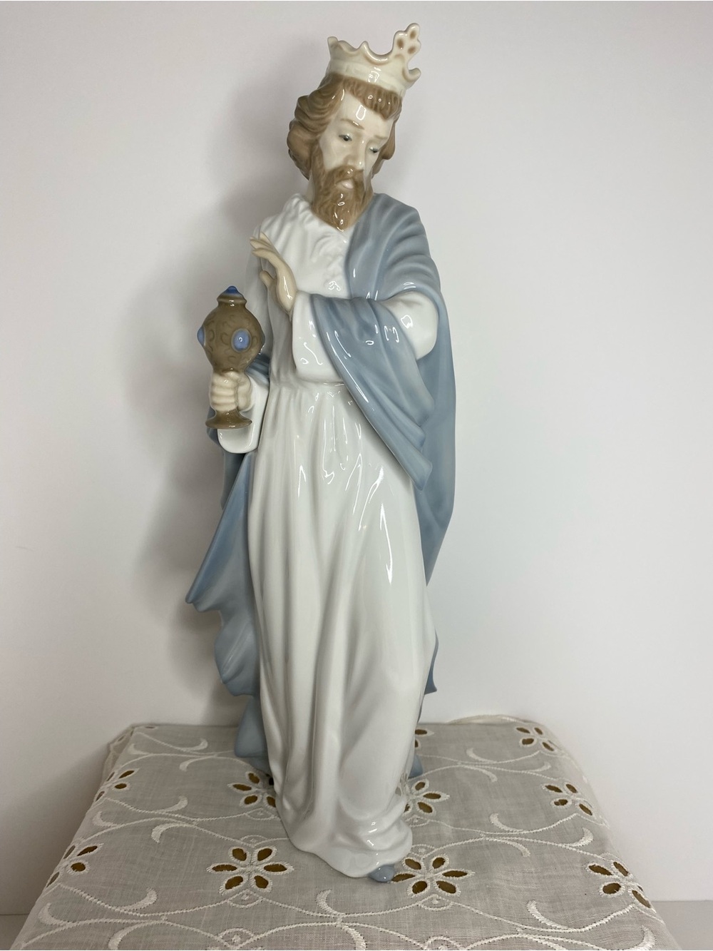 Nap by Lladro Nativity Porcelain Figurine KING GASPAR WITH CUP Christmas 00412